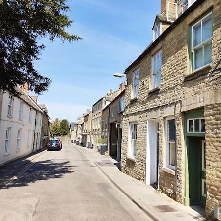 Spacious 1-Bed Apartment With Super King Or Twin In Central Charlbury, Cotswolds Exteriér fotografie