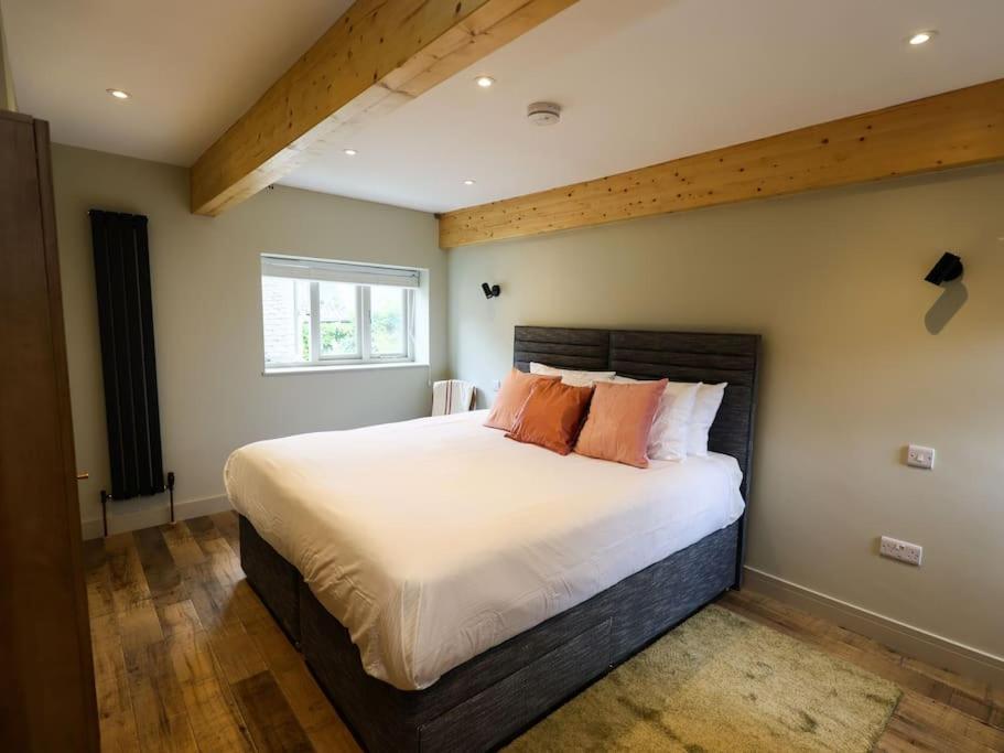 Spacious 1-Bed Apartment With Super King Or Twin In Central Charlbury, Cotswolds Exteriér fotografie