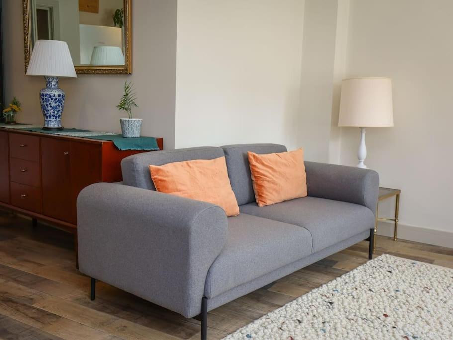 Spacious 1-Bed Apartment With Super King Or Twin In Central Charlbury, Cotswolds Exteriér fotografie
