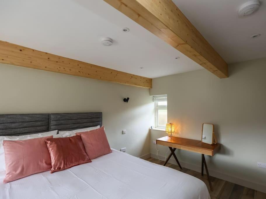 Spacious 1-Bed Apartment With Super King Or Twin In Central Charlbury, Cotswolds Exteriér fotografie